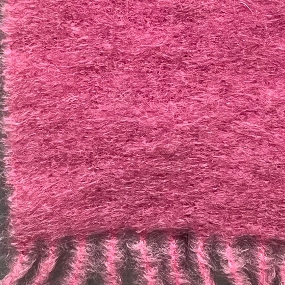 Vintage 100% Mohair cotton Candy Pink Fuzzy Fringed Scarf West Germany 9 x 46 - Picture 2 of 3